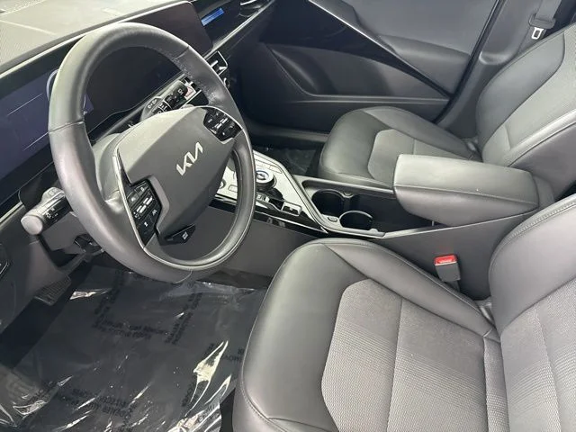 Used 2023 Gray Kia Wind image 22