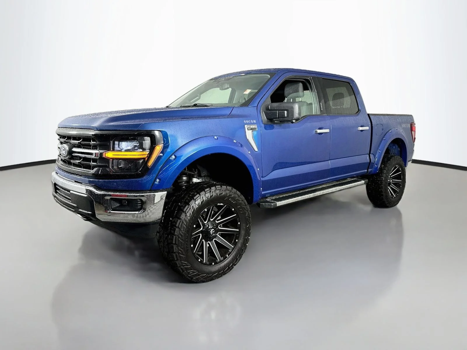 Used 2024 Atlas Blue Metallic Ford XLT image 4