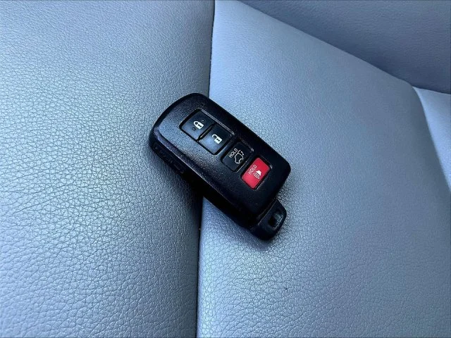 Used 2018 Gray Toyota Limited image 37