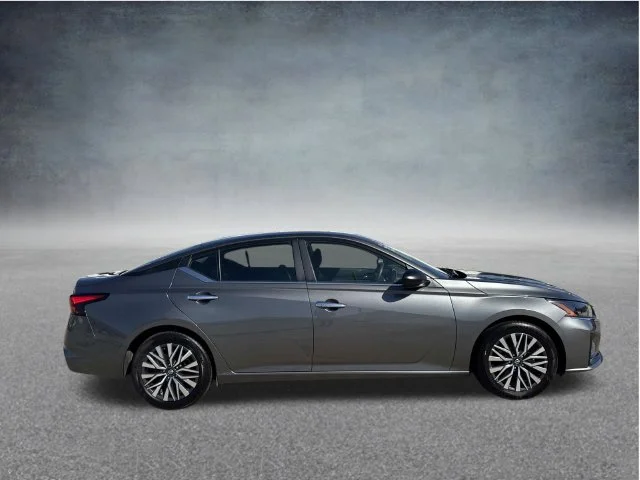 Used 2025 Gray Nissan 2.5 SV image 18