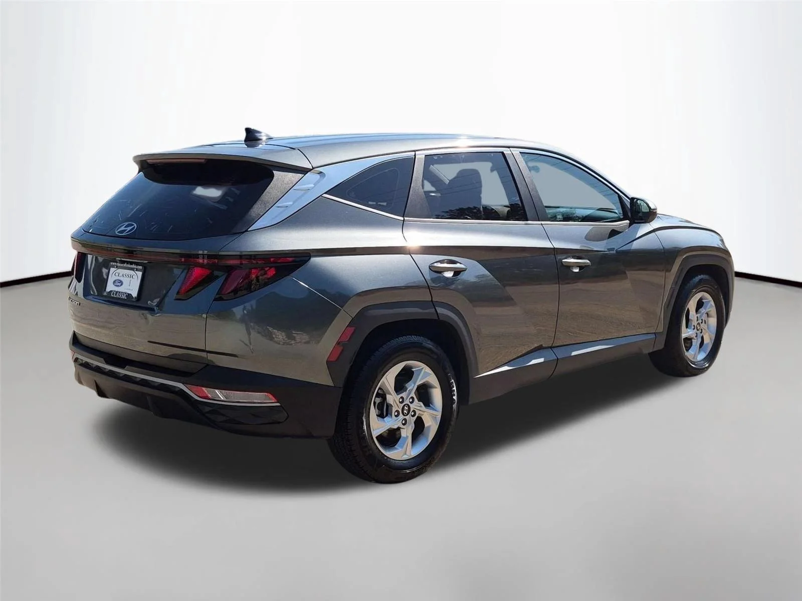 Used 2022 Amazon Gray Hyundai SE image 5