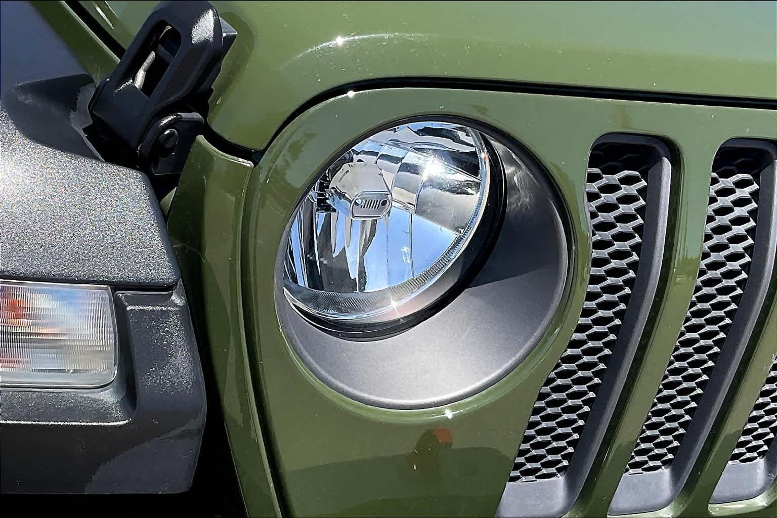 Used 2022 Sarge Green Clearcoat Jeep Rubicon image 25