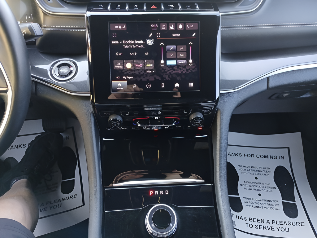 Used 2022 Black Jeep Altitude image 10