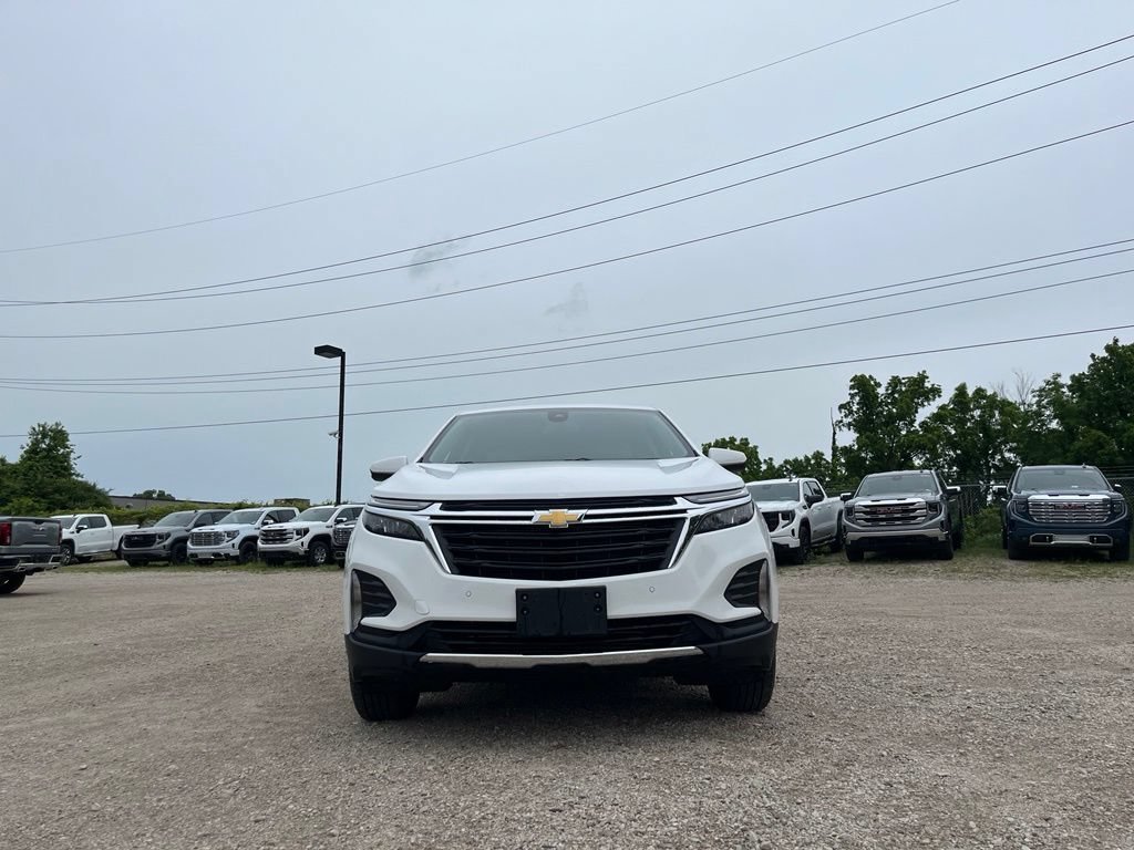 Used 2024 Summit White Chevrolet LT image 3