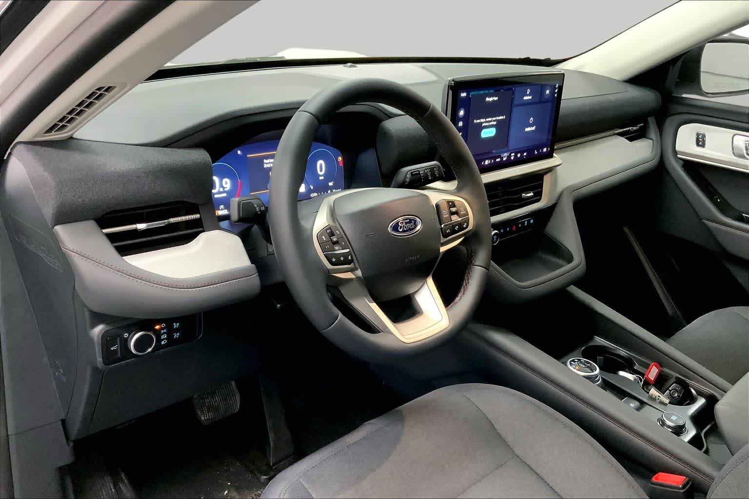 New 2026 Star White Metallic Tri-Coat Ford Active image 7