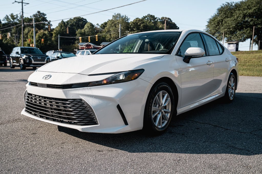 Certified Used 2025 Ice Toyota LE image 3