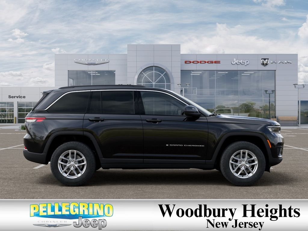 New 2026 Diamond Black Crystal Pearl-Coat Exterior Paint Jeep Laredo X image 21