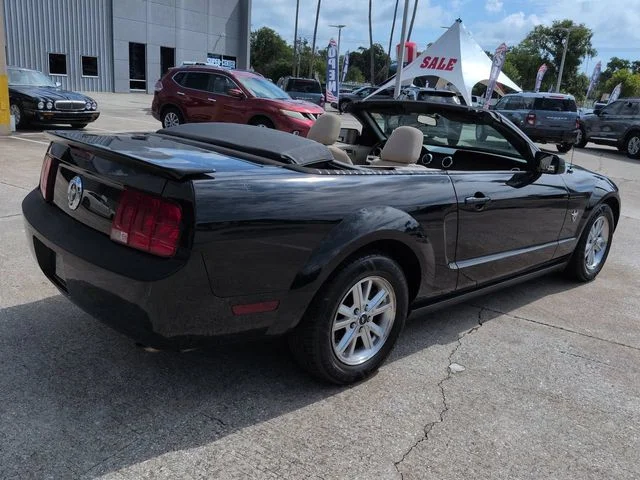 Used 2009 Black Ford V6 image 4