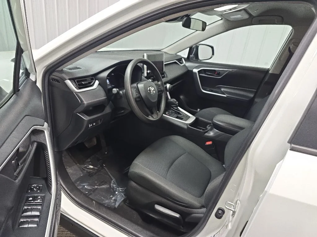 Used 2023 White Toyota LE image 28