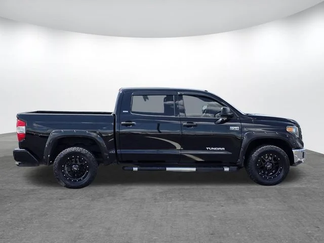 Certified Used 2019 Midnight Black Metallic Toyota SR5 image 3