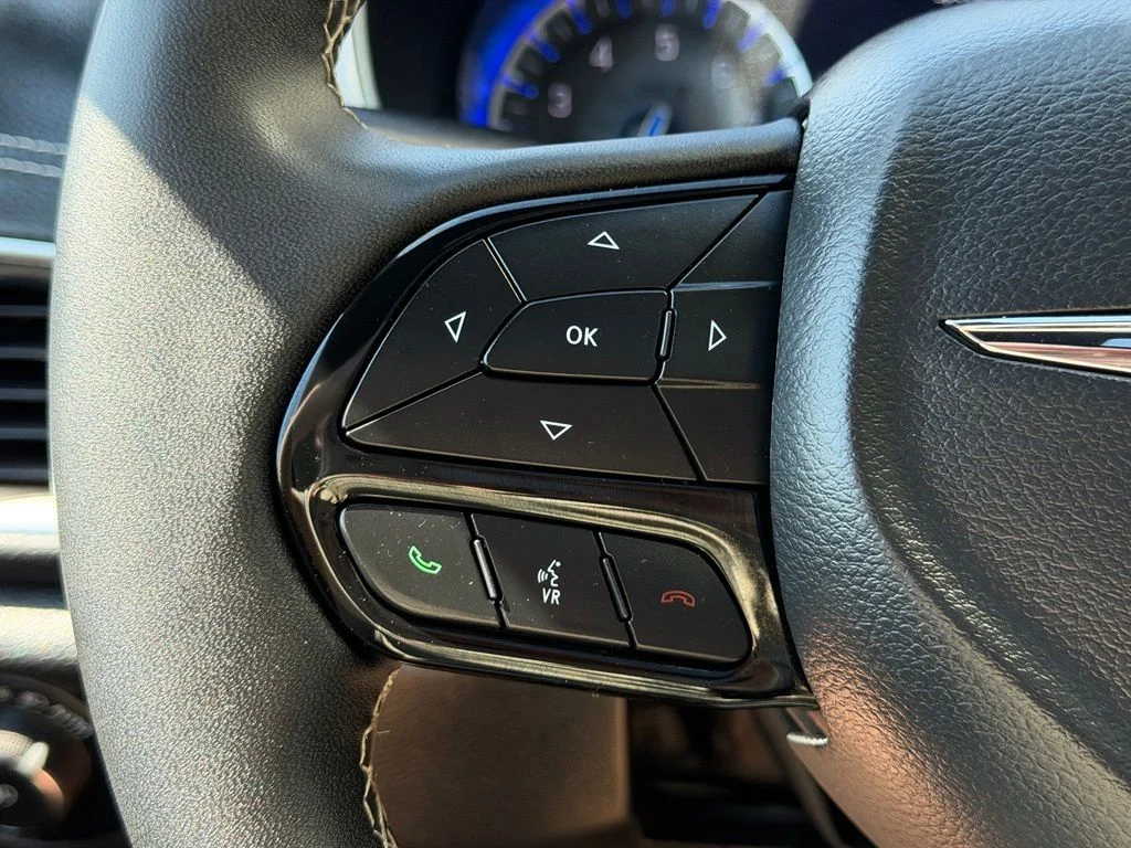 Used 2025 Black Chrysler Limited image 18
