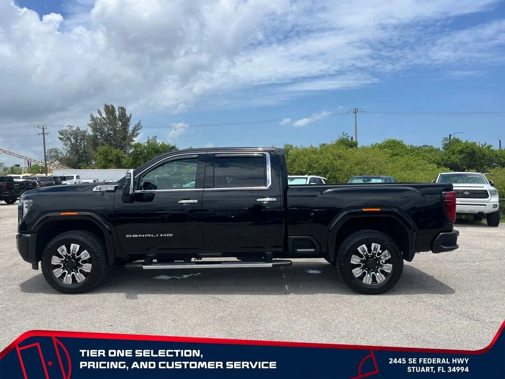 Used 2026 Onyx Black GMC Denali image 4