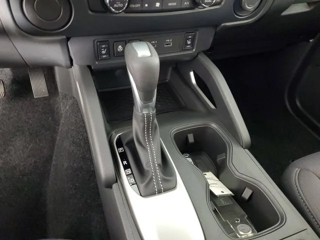 New 2026 Glacier White Nissan Crew Cab SV image 17
