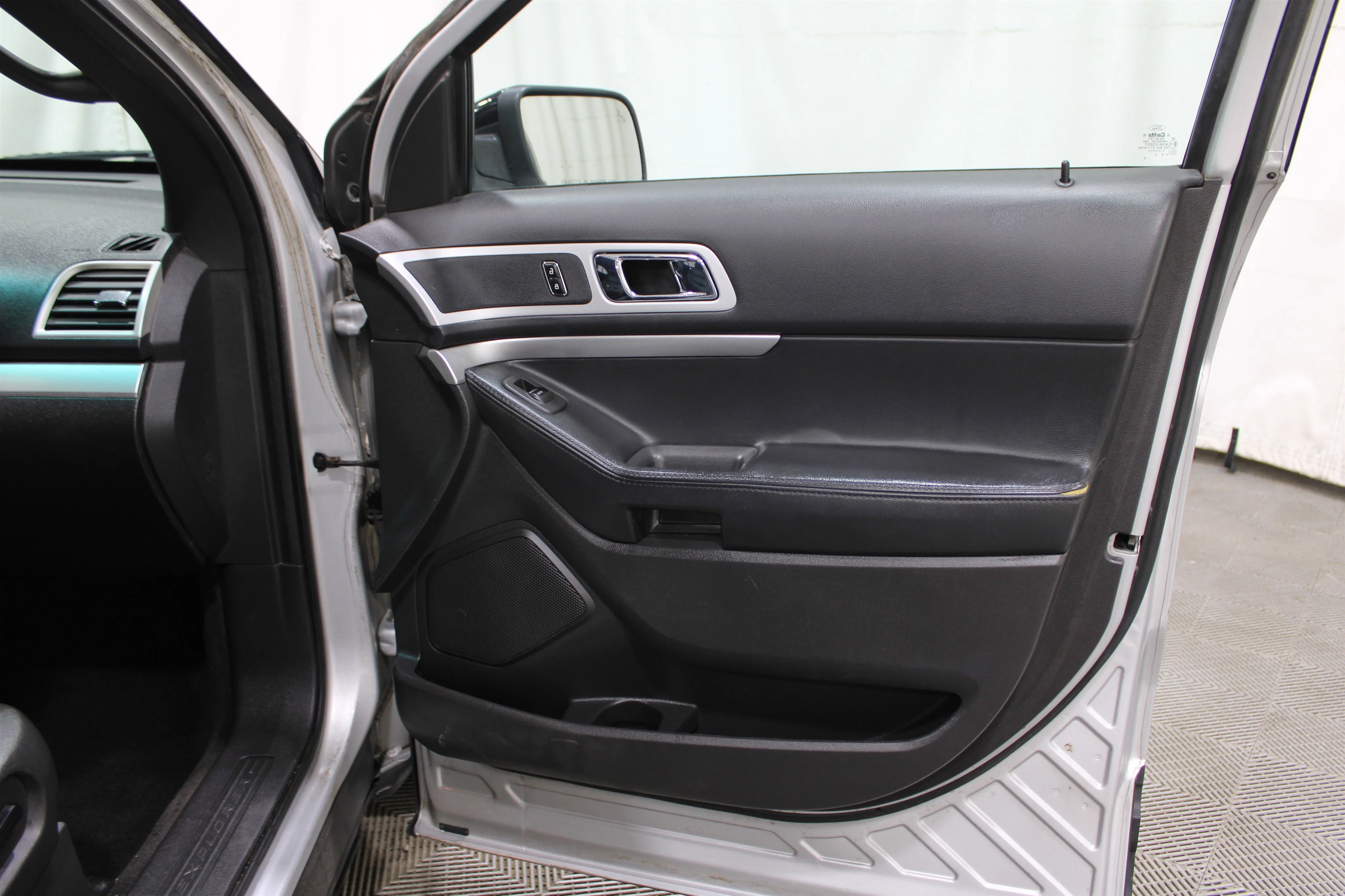 2013 Ford Explorer XLT - Photo 27