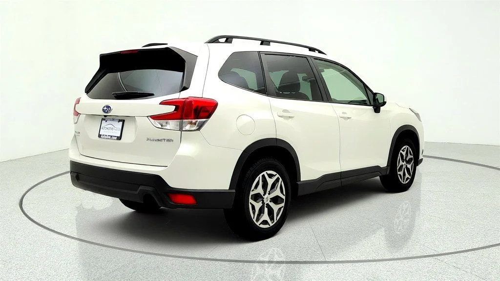 Used 2022 Crystal White Pearl Subaru Premium CVT w/ Blind Spot Detection & Power Rear Gate image 5