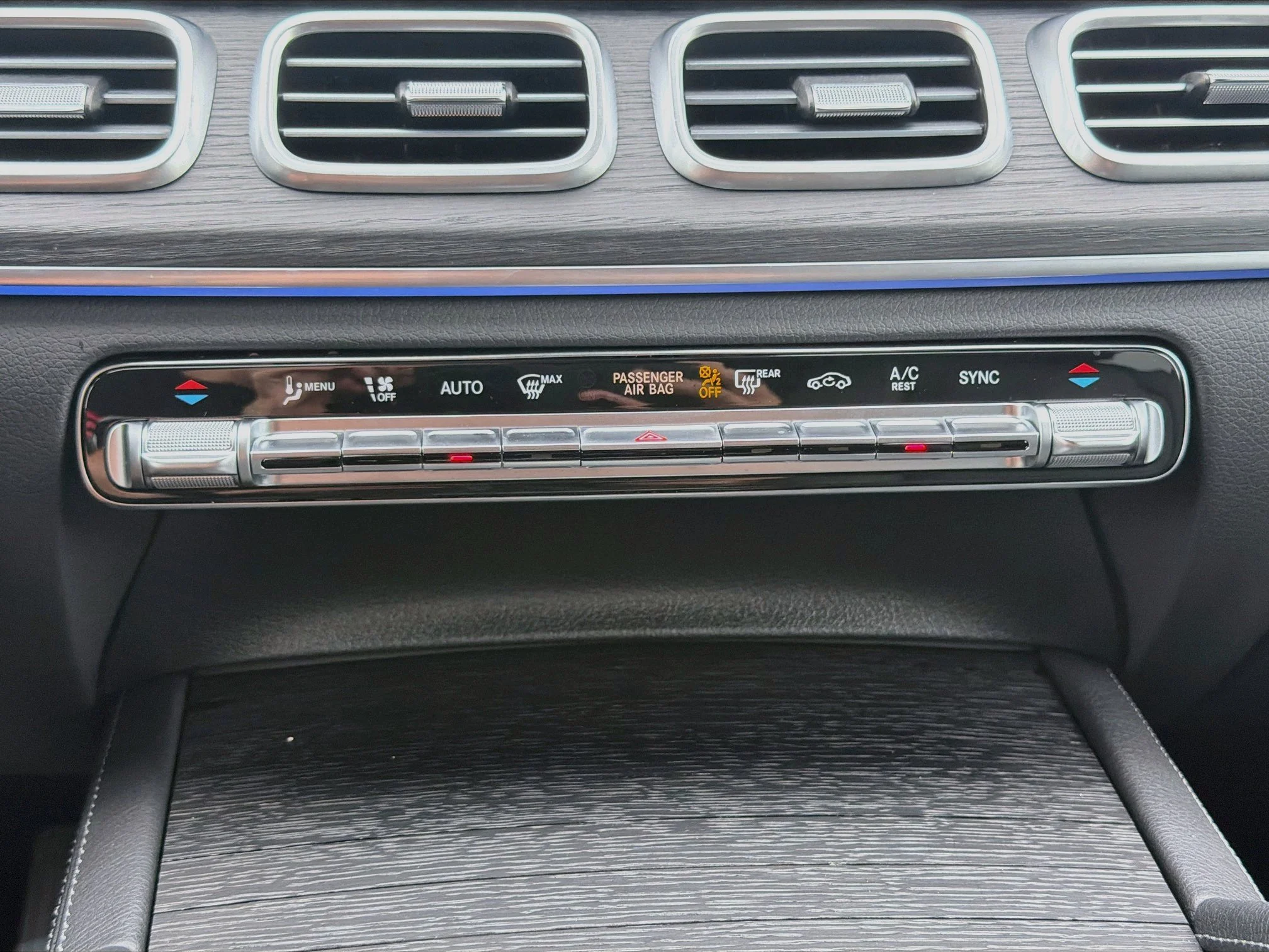 Used 2025 Obsidian Black Metallic Mercedes-Benz GLE 350 image 46