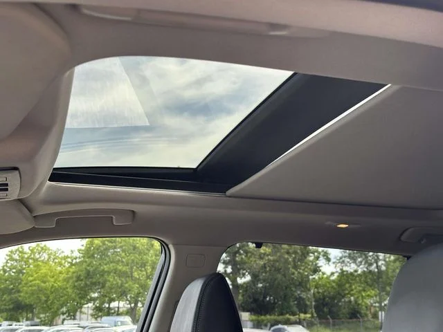 Used 2021 Gray Nissan Platinum image 33