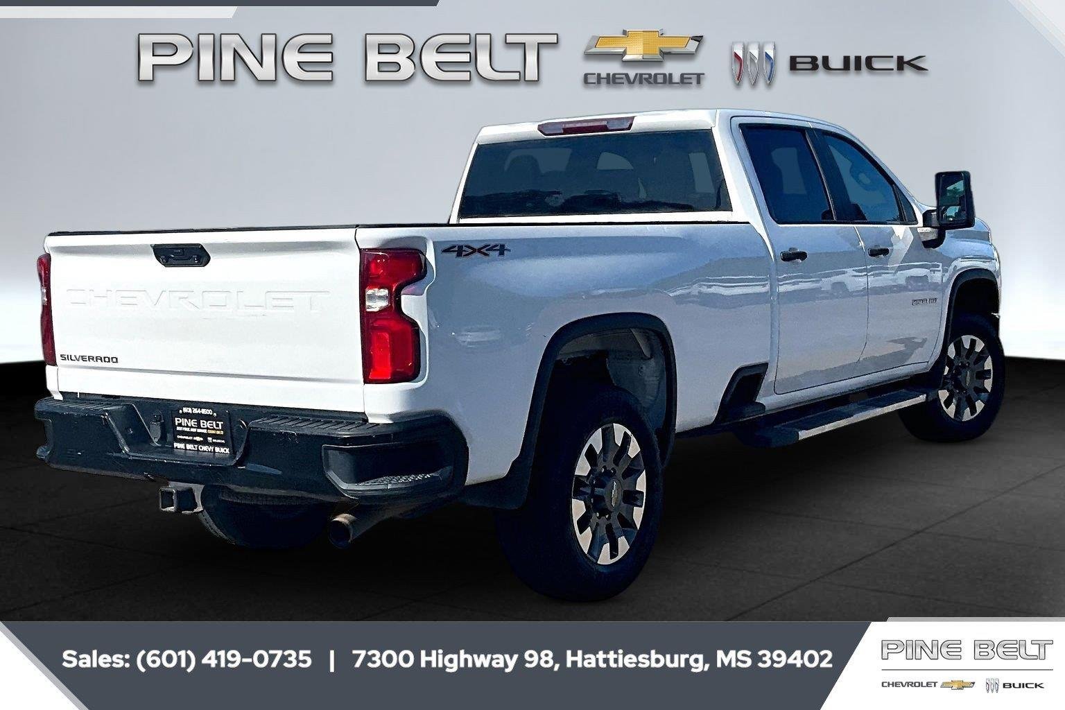 Used 2021 SUMMIT WHITE Chevrolet Custom image 12