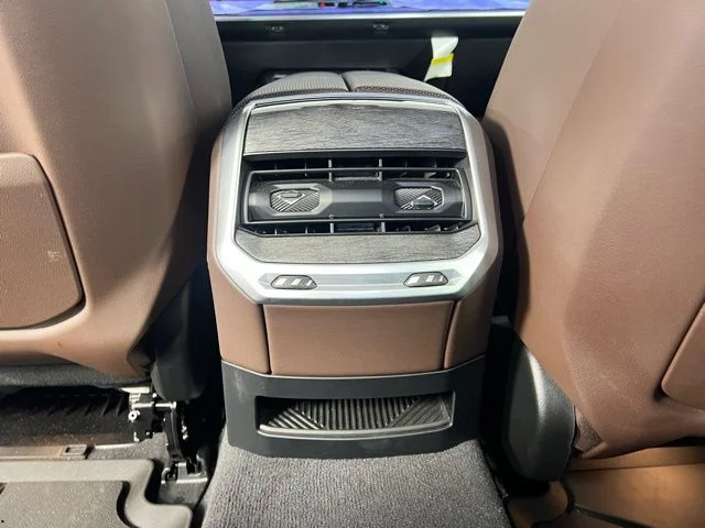 New 2024 Oxide Grey metallic BMW eDrive50 image 33