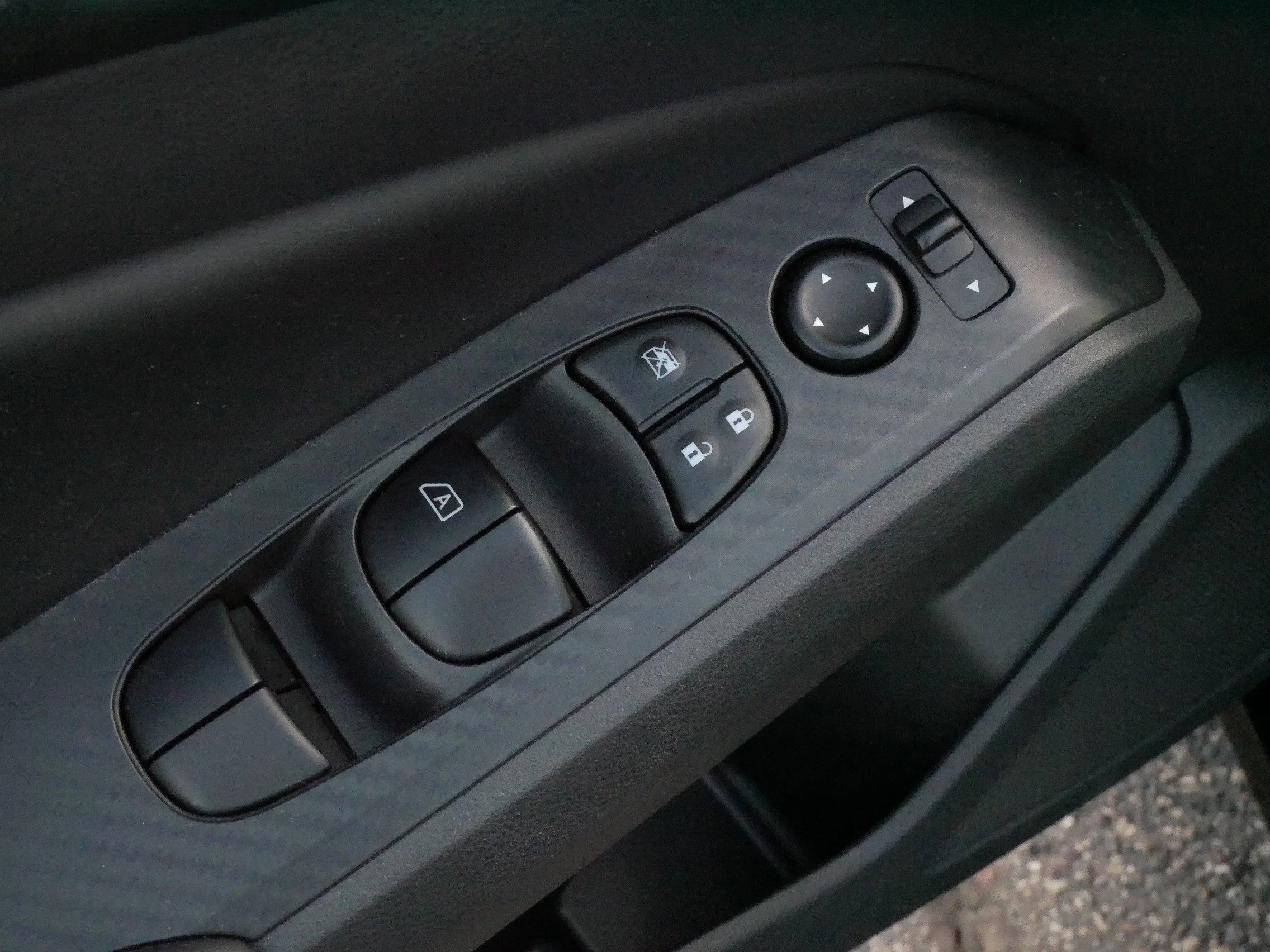 Used 2024 Super Black Nissan 2.5 SV image 20
