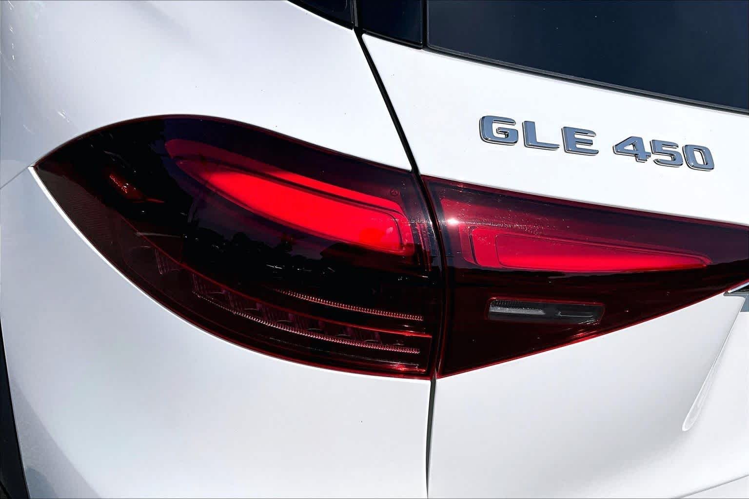 Used 2024 Polar White Mercedes-Benz GLE 450 image 29