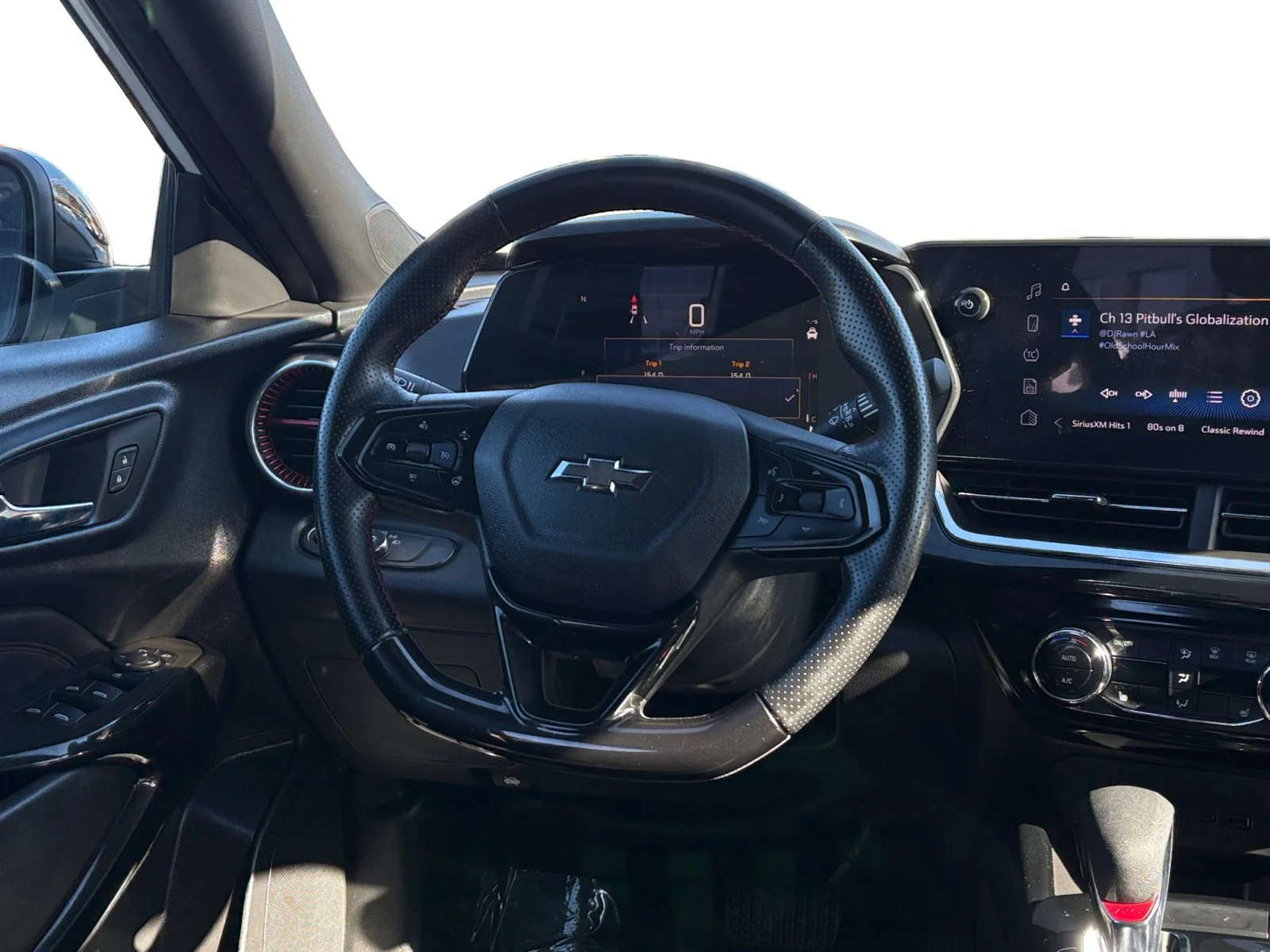 Used 2024 Summit White Chevrolet 2RS image 15