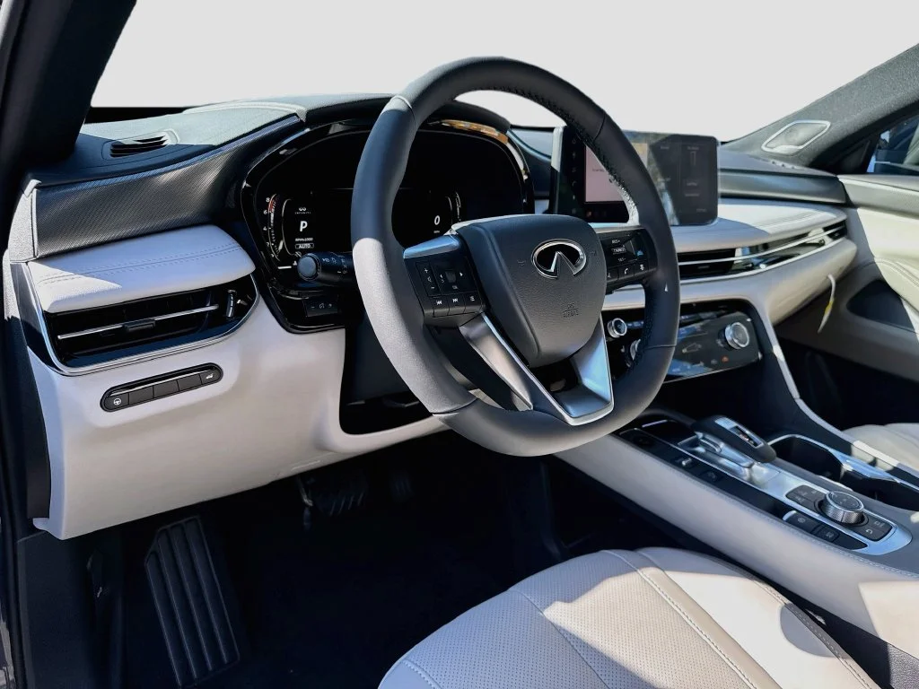 New 2027 MOONBOW BLUE INFINITI Luxe AWD image 9