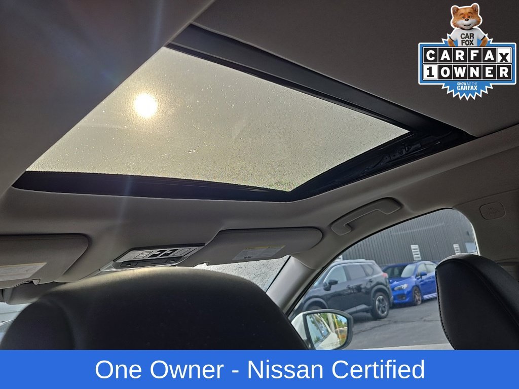 Used 2024 White Nissan Platinum image 14