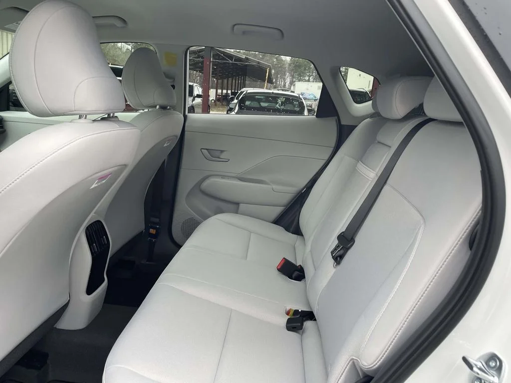 New 2026 White Hyundai SEL Sport image 10