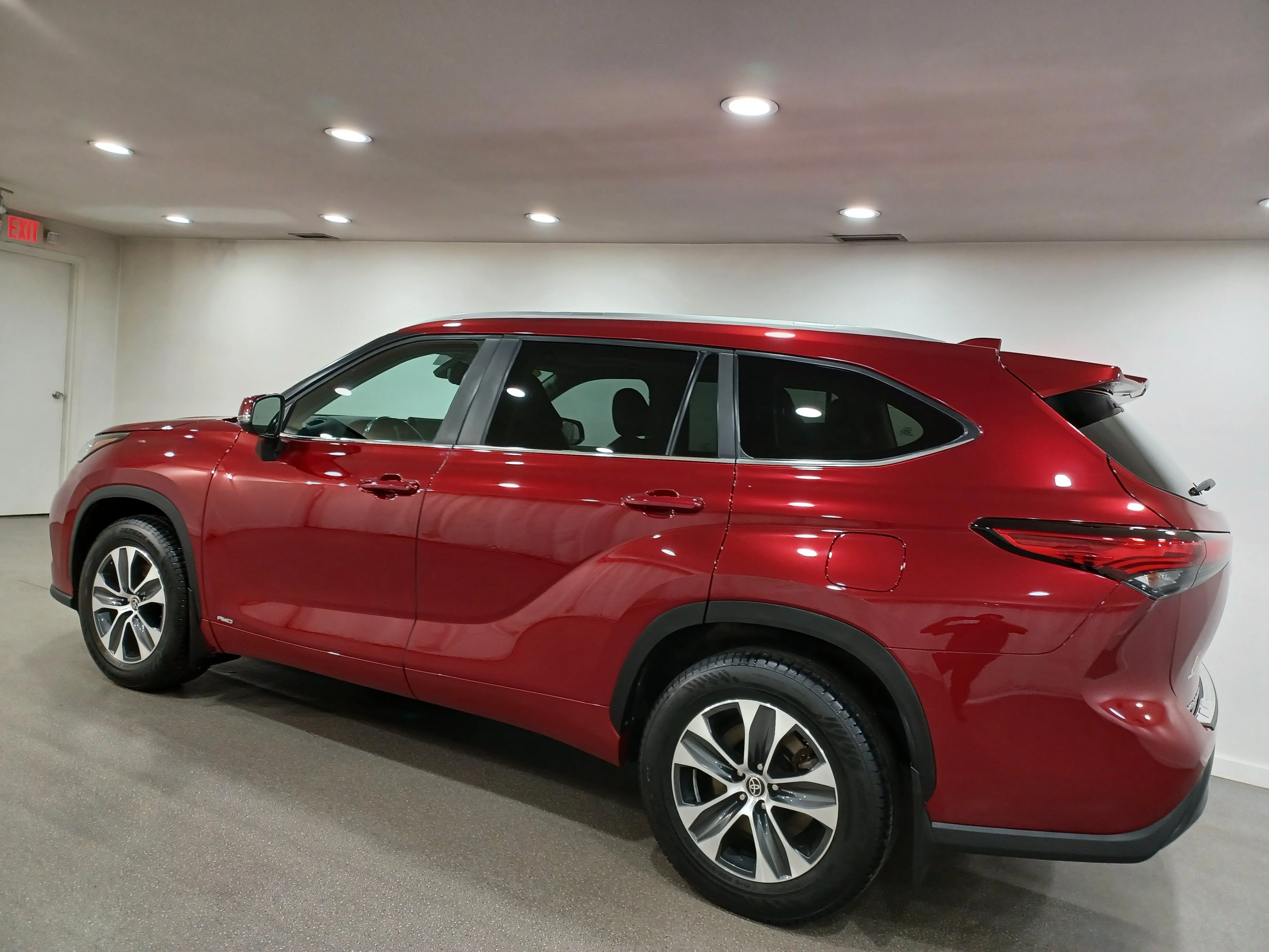 Certified Used 2023 Ruby Flare Pearl Toyota XLE AWD*8 Pass | Adaptive Cruise | Htd Leather | Htd Wheel | Lane Keep Assist | Blind Spot Detection image 7