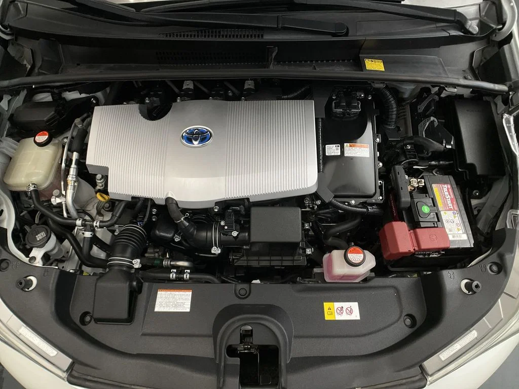 Used 2016 Blizzard Pearl Toyota Three image 32