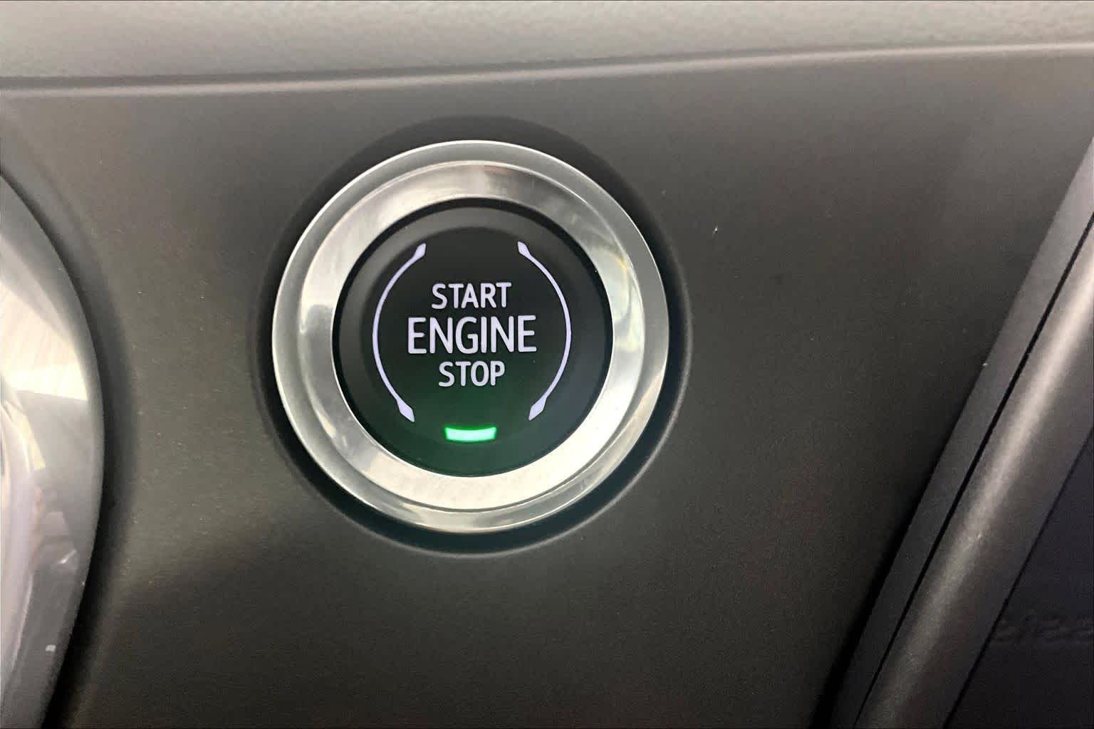 Used 2020 Silver Ice Metallic Chevrolet LT image 31