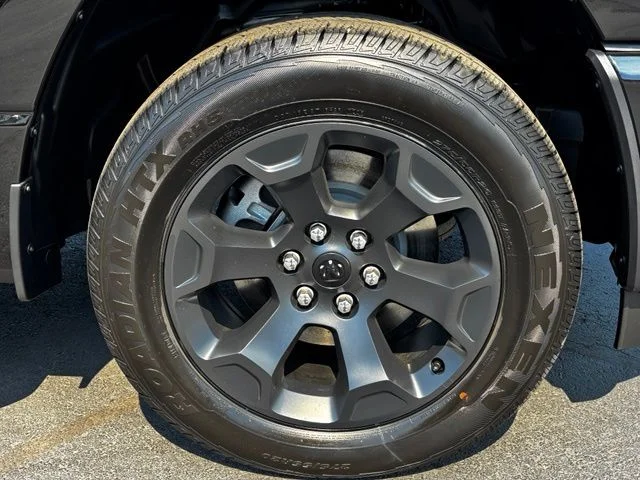 New 2026 Diamond Black Crystal Pearlcoat RAM Express image 9