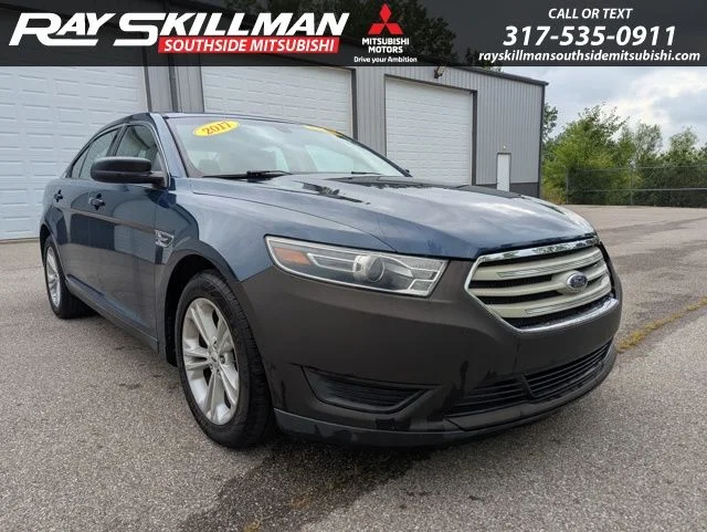 Used 2017 Blue Ford SE image 3