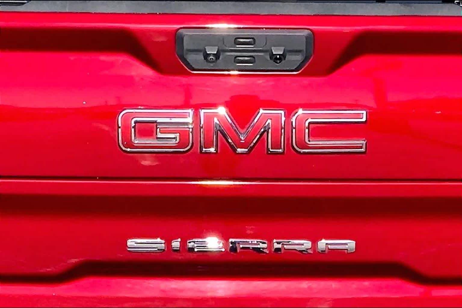 Used 2022 Cayenne Red Tintcoat GMC AT4X image 31
