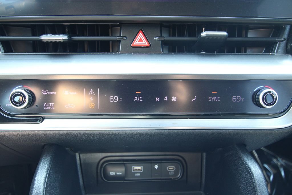 Used 2024 White Kia EX image 28