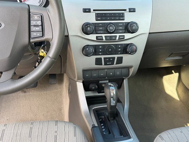 Used 2011 White Ford SE image 8