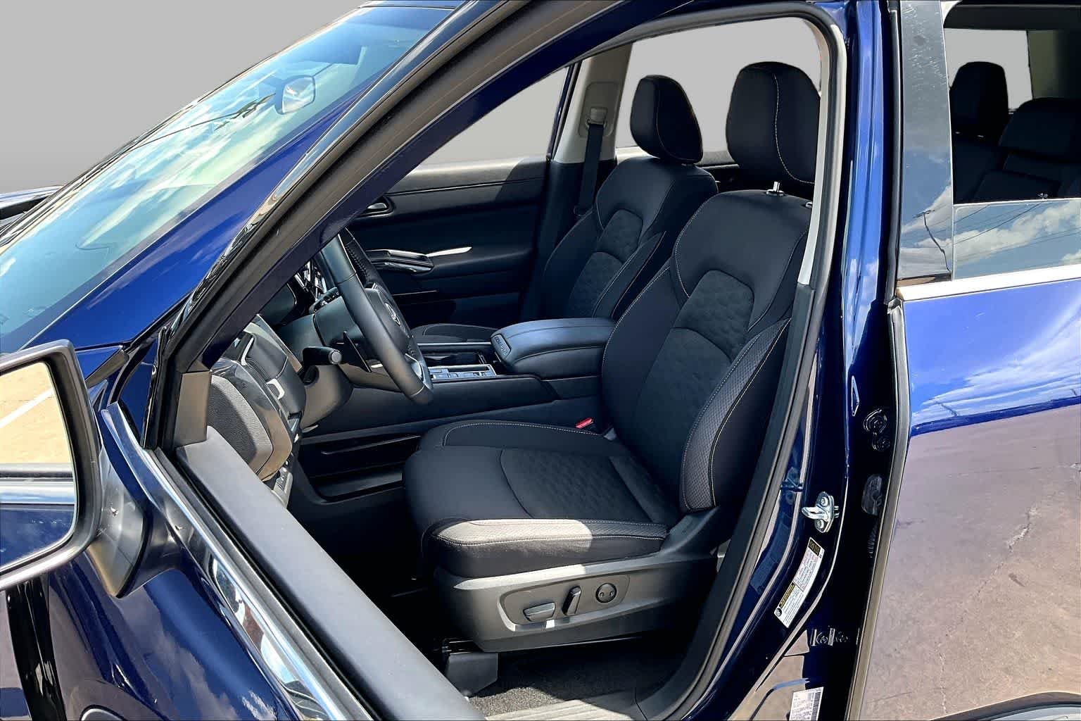 Used 2025 Deep Ocean Blue Pearl Nissan SV image 8