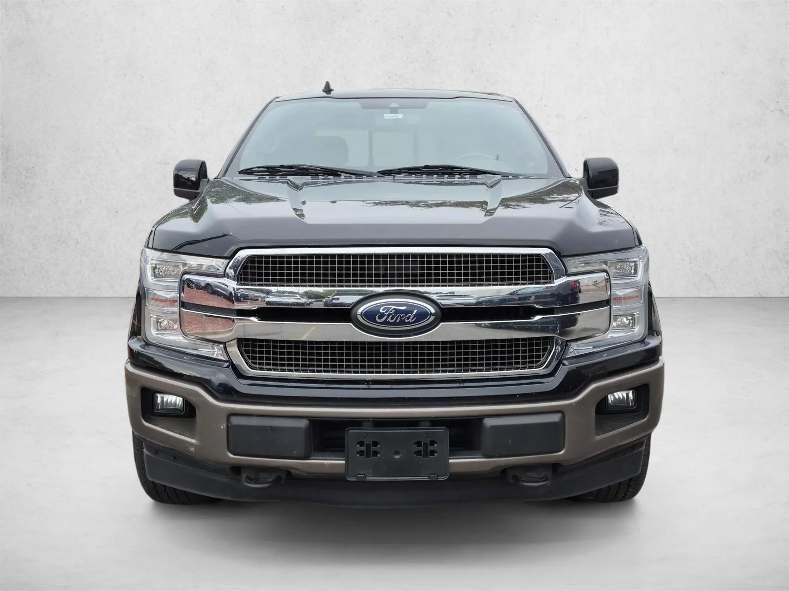 Used 2018 Black Velvet Ford King Ranch image 2