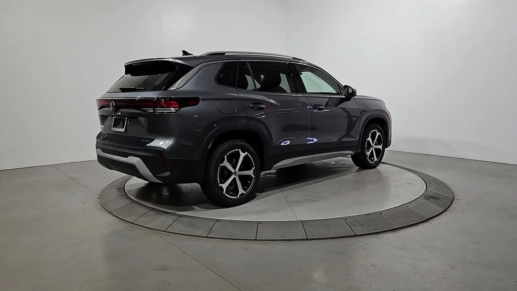 2026 Volkswagen Tiguan SE - Photo 5