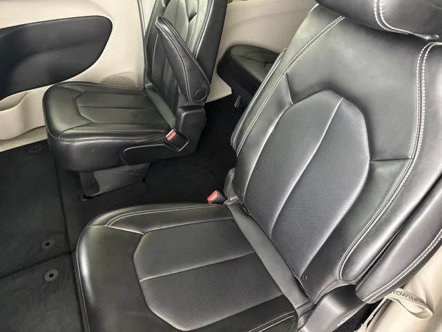 Used 2024 White Chrysler Touring L image 29