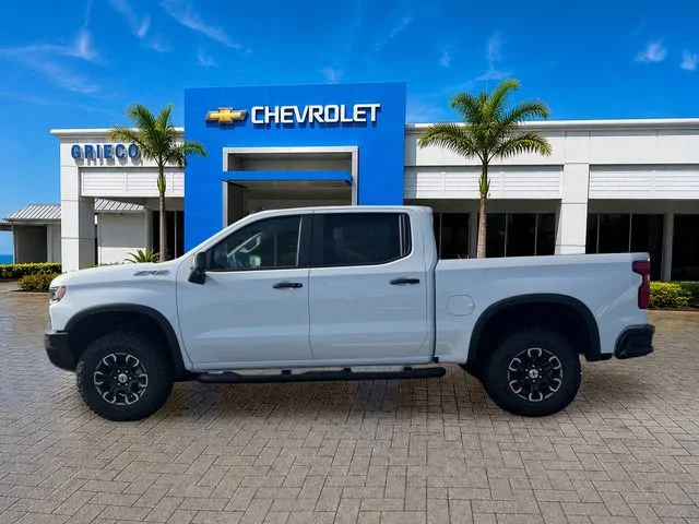 New 2026 Summit White Chevrolet ZR2 image 4
