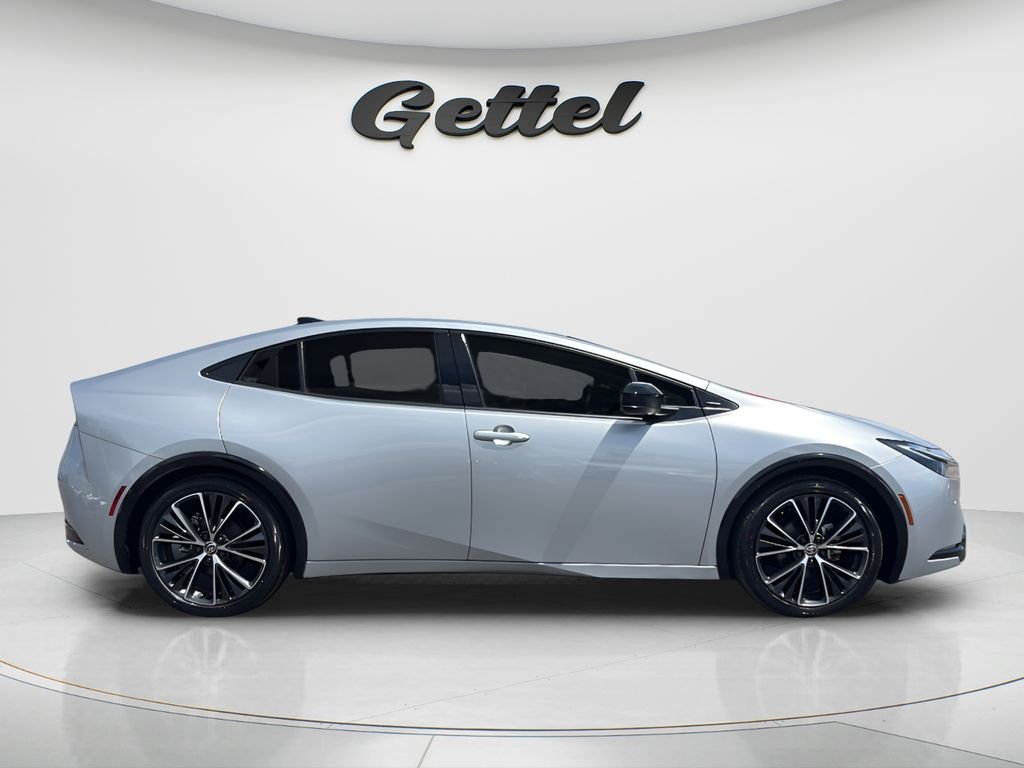 Used 2024  Toyota XLE image 4