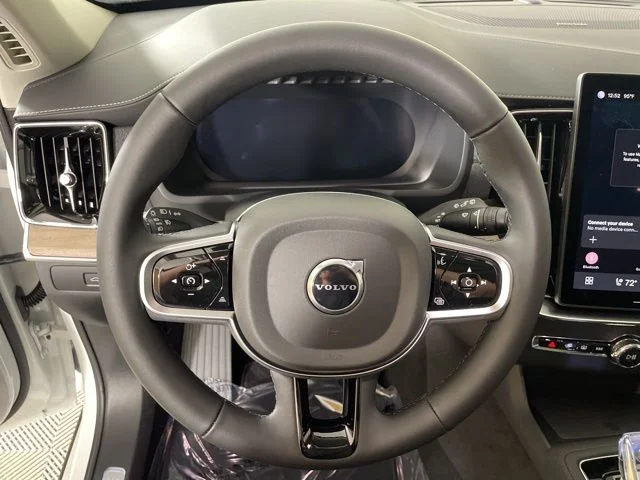 2025 Volvo XC90 Plus - Photo 18