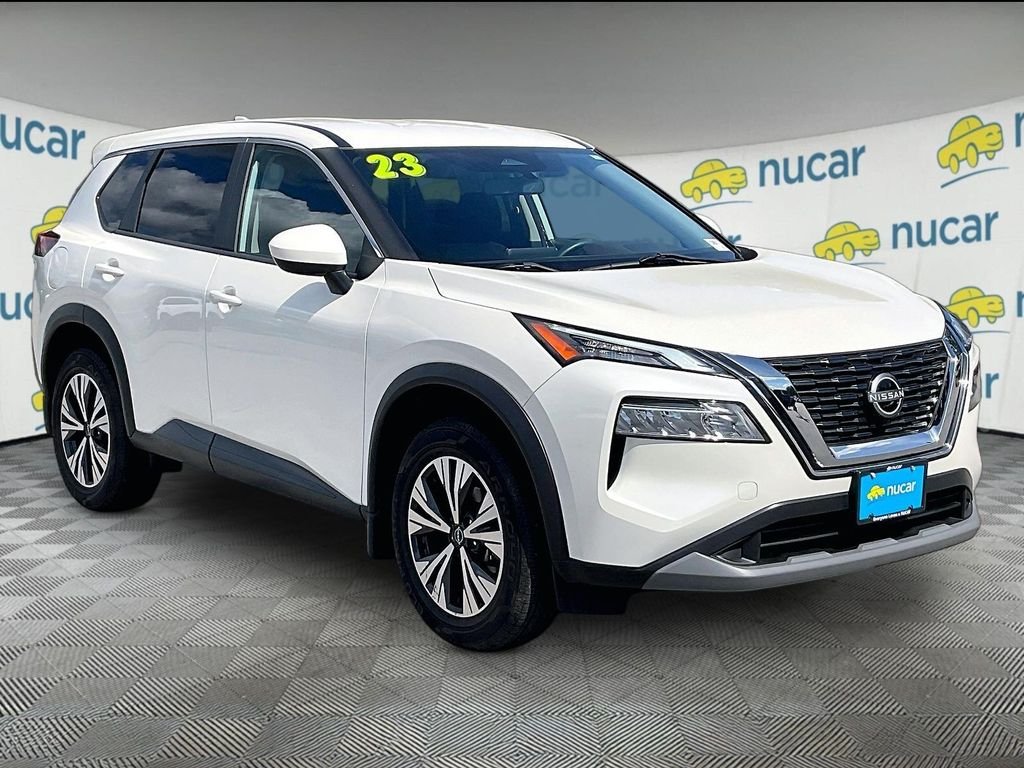 Used 2023 Pearl White Tricoat/Super Black Nissan SV image 1