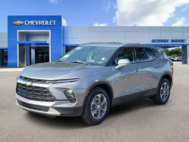 2025 Chevrolet Blazer 2LT - Photo 2