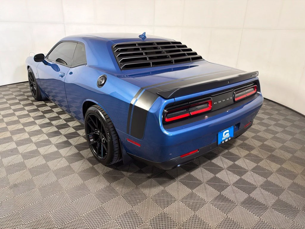 Used 2022 Frostbite Dodge R/T Scat Pack image 5