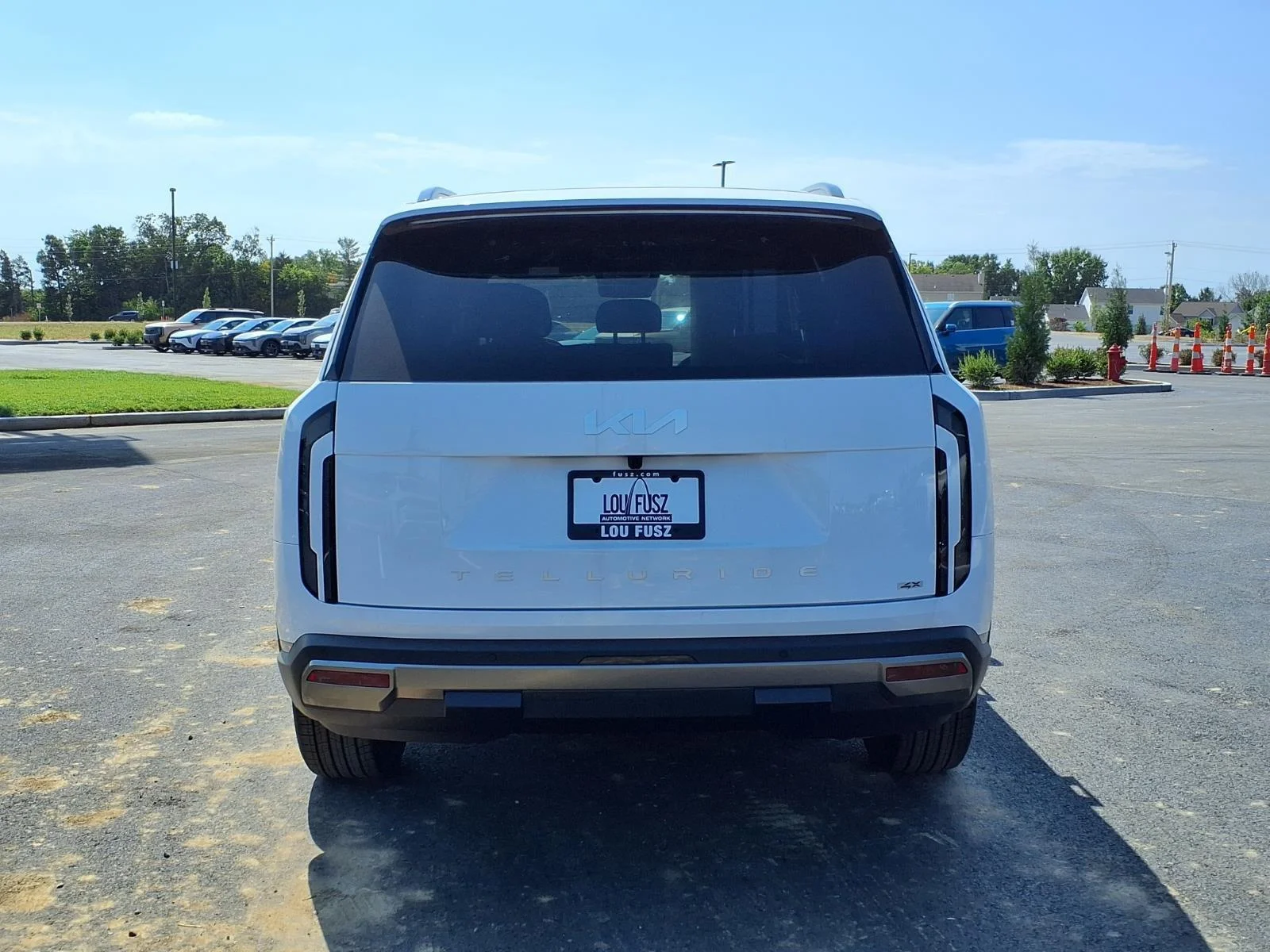 New 2027 Glacial White Pearl Kia EX image 16
