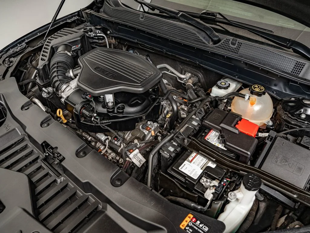 Used 2019 Black Chevrolet RS image 39