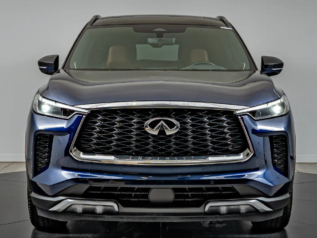 Used 2023 Grand Blue/Black Obsidian INFINITI Autograph image 2